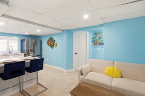 Interior - 🏝️Walk to Beach | Great Outdoor Space | Pet Friendly | Sand Dollar Suite🏝️ (Fort Myers Beach)