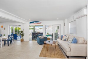 TV - 🌊Private Pool | Pet Friendly | The Sandy Seahorse🌊 (Fort Myers Beach)