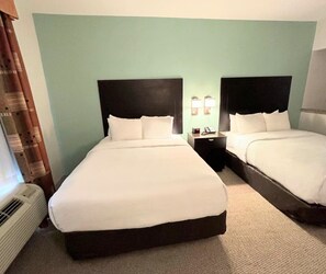 Iron/ironing board, WiFi, bed sheets - Modern suites designed with your comfort in mind, free breackfast. (Houston)