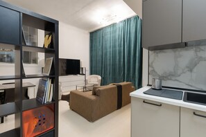 Interior - GuestHost - Elegant 88 sqm loft, perfect for up to 4 guests, located on the ground floor of a building (internal stairs lead to the lower level).The apartment is located in the Porta Vittoria district, a well-served residential area perfectly connected t (Milan)