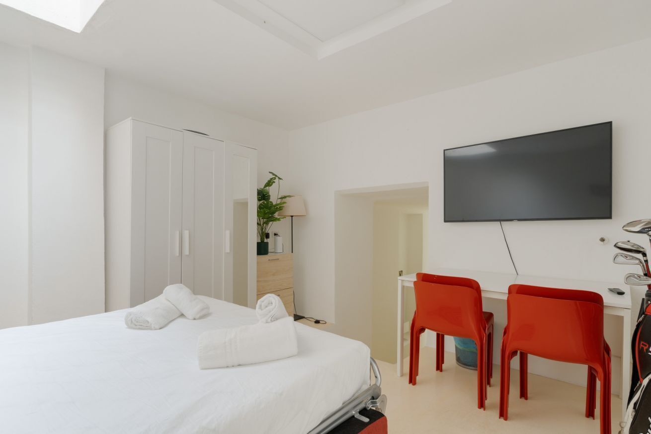 2 bedrooms, iron/ironing board