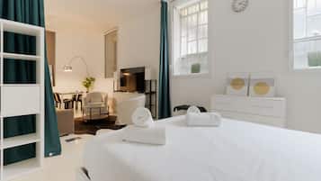 2 bedrooms, iron/ironing board