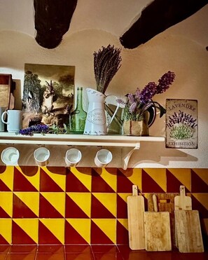 المنشأة من الداخل