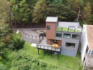 Exterior - Cliffside Luxury with Spectacular City Views (Pittsburgh)