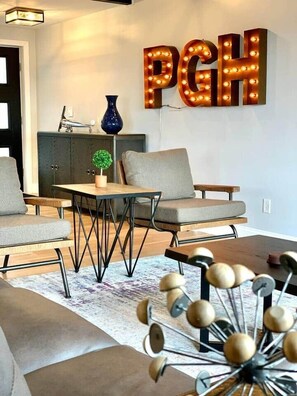 Interior - Cliffside Luxury with Spectacular City Views (Pittsburgh)
