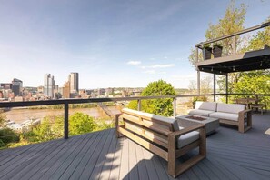 Property grounds - Luxury Mountainside with Spectacular Views (Pittsburgh)