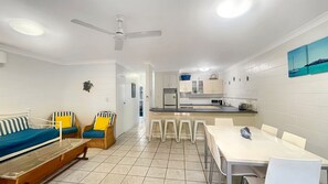 Interior - Magnetic Reef 5 - Homey and welcoming island unit (Arcadia)