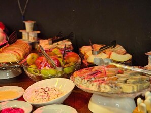 包含每日自助早餐