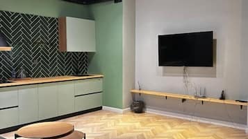 Mini-fridge, microwave, dishwasher, coffee/tea maker
