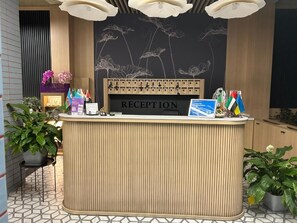 フロント