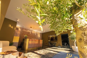 Reception - ONE Hotel (Alba Iulia)