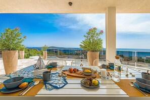 Outdoor dining - Villa Sevid - Three Bedroom Villa, Sleeps 6 (Ostricka luka)