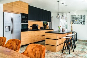 Dishwasher, high chair - Villa Sevid - Three Bedroom Villa, Sleeps 6 (Ostricka luka)