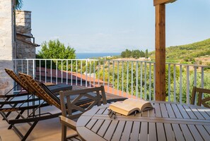 Outdoor dining - Villa Timara - One Bedroom Villa, Sleeps 4 (Pitve)