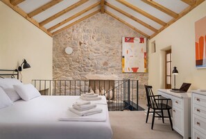 1 bedroom, iron/ironing board, Internet, bed sheets - Villa Timara - One Bedroom Villa, Sleeps 4 (Pitve)
