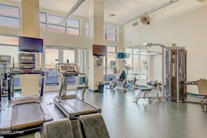 *5-Star* Grand Panama- Tower 1- Massive Balcony-Beachfront-Gym-Tiki Bar ...