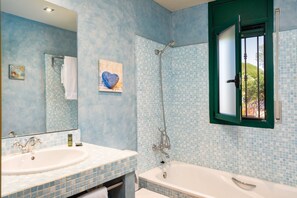 Towels - Villa Perelada Golf - Four Bedroom Villa, Sleeps 8 (Peralada)