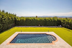 Pool - Villa Perelada Golf - Four Bedroom Villa, Sleeps 8 (Peralada)