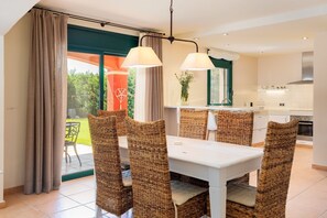 Dining - Villa Perelada Golf - Four Bedroom Villa, Sleeps 8 (Peralada)