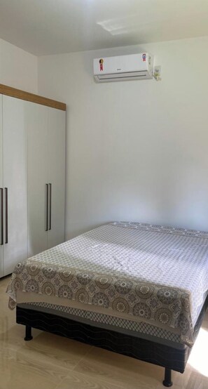 Free WiFi, bed sheets, wheelchair access