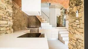 Private kitchen - Villa Sant Pere - Four Bedroom Apartment, Sleeps 8 (Vilopriu)