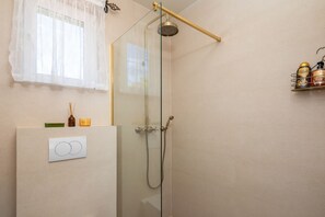 Hair dryer, towels - Villa Kalista - Three Bedroom Villa, Sleeps 6 (Blizna Donja)