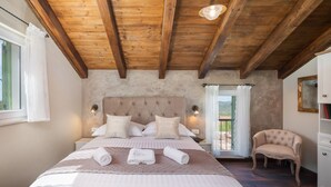 Unclassified image, 5 of 30, button - Villa Kalista - Three Bedroom Villa, Sleeps 6 (Blizna Donja)
