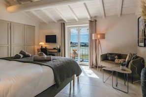 5 Schlafzimmer, Bügeleisen/Bügelbrett, Internetzugang, Bettwäsche