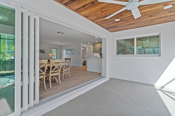 Dining - Completely Remodeled 3 Bedroom, 3 Bath Pool Home on East End of Sanibel! (Sanibel Island)