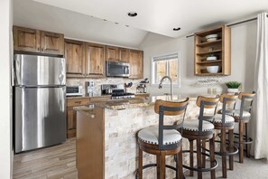 Fridge, microwave, oven, stovetop - Trailside 4BR Getaway | Hot Tub & Mountain Views (Ludlow)