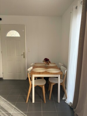 تناول الطعام