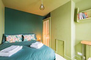 مكتب ومكواة/لوح كي وواي فاي