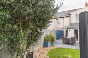 Outdoor dining - Middle Cottage, Sandwich (Sandwich)