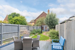 Outdoor dining - Middle Cottage, Sandwich (Sandwich)