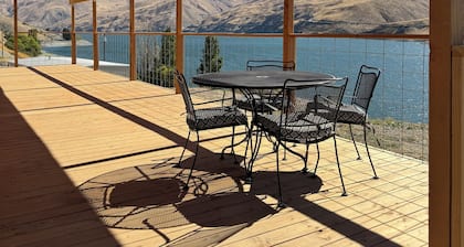 Tranquil 3-bedroom cabin perfect for a relaxing Huntington getaway