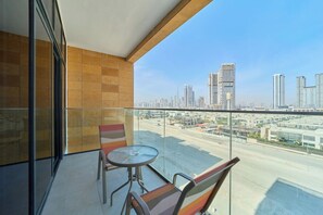 Property grounds - Elegant 2BR Getaway in Azizi Riviera Near Downtown (Dubai)