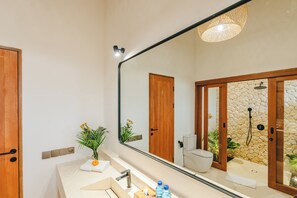 Shower, hair dryer, bidet, towels - Stylish 2BR Private Pool Villa • 5 Mins to Bingin Beach (Bali)