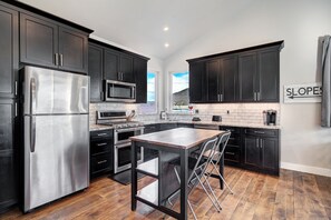 Private kitchen - Alma Retreat w/ Stunning Mountain Views Near Breck (Alma)