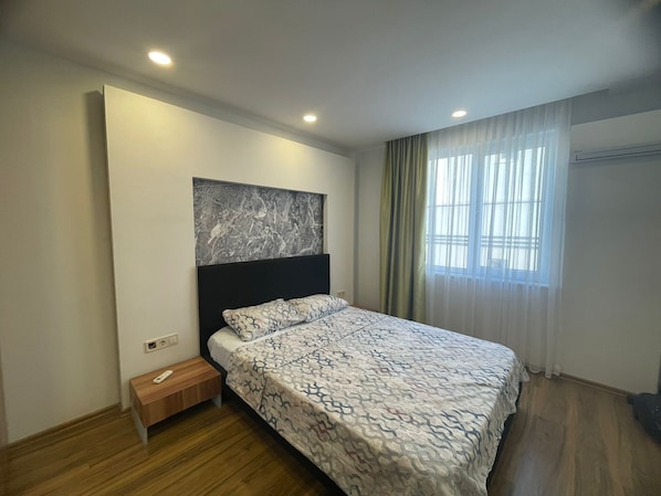 Blackout drapes, iron/ironing board, free WiFi - City Apart Otel (Konyaalti)