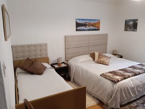 2 chambres, fer et planche à repasser, Wi-Fi gratuit, draps fournis