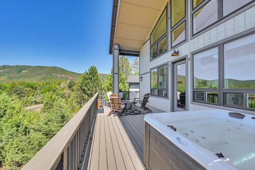Luxury Home with Mountain Views + Hot Tub