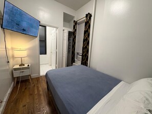 Room - Rare 2BR 2BA Midtown Apartment Steps to Times Square & Theater District (New York)