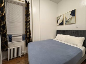 2 bedrooms, iron/ironing board, travel cot, free WiFi - 2BR/2BA w/ 4 Beds near Times Square (New York)