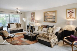 电视、立体声音响、办公室