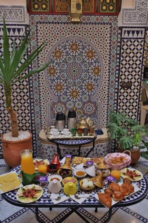 Petit déjeuner continental compris tous les jours