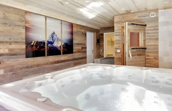 Interior - Studio "1" with Mountain View, Shared Terrace and Wi-Fi (Les Déserts)