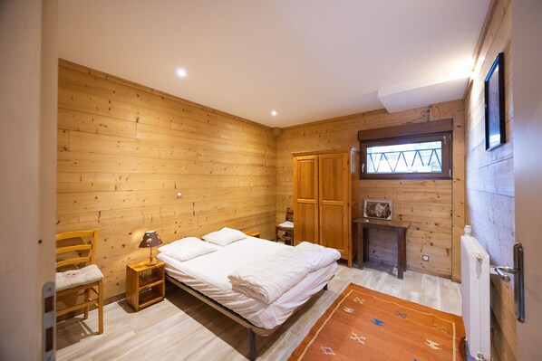 WiFi, wheelchair access - Studio “7” with Mountain View, Shared Terrace, and Wi-Fi (Les Déserts)