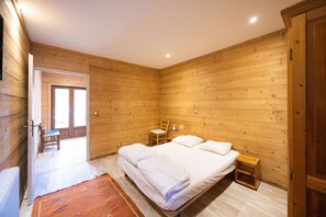 WiFi, wheelchair access - Studio “7” with Mountain View, Shared Terrace, and Wi-Fi (Les Déserts)