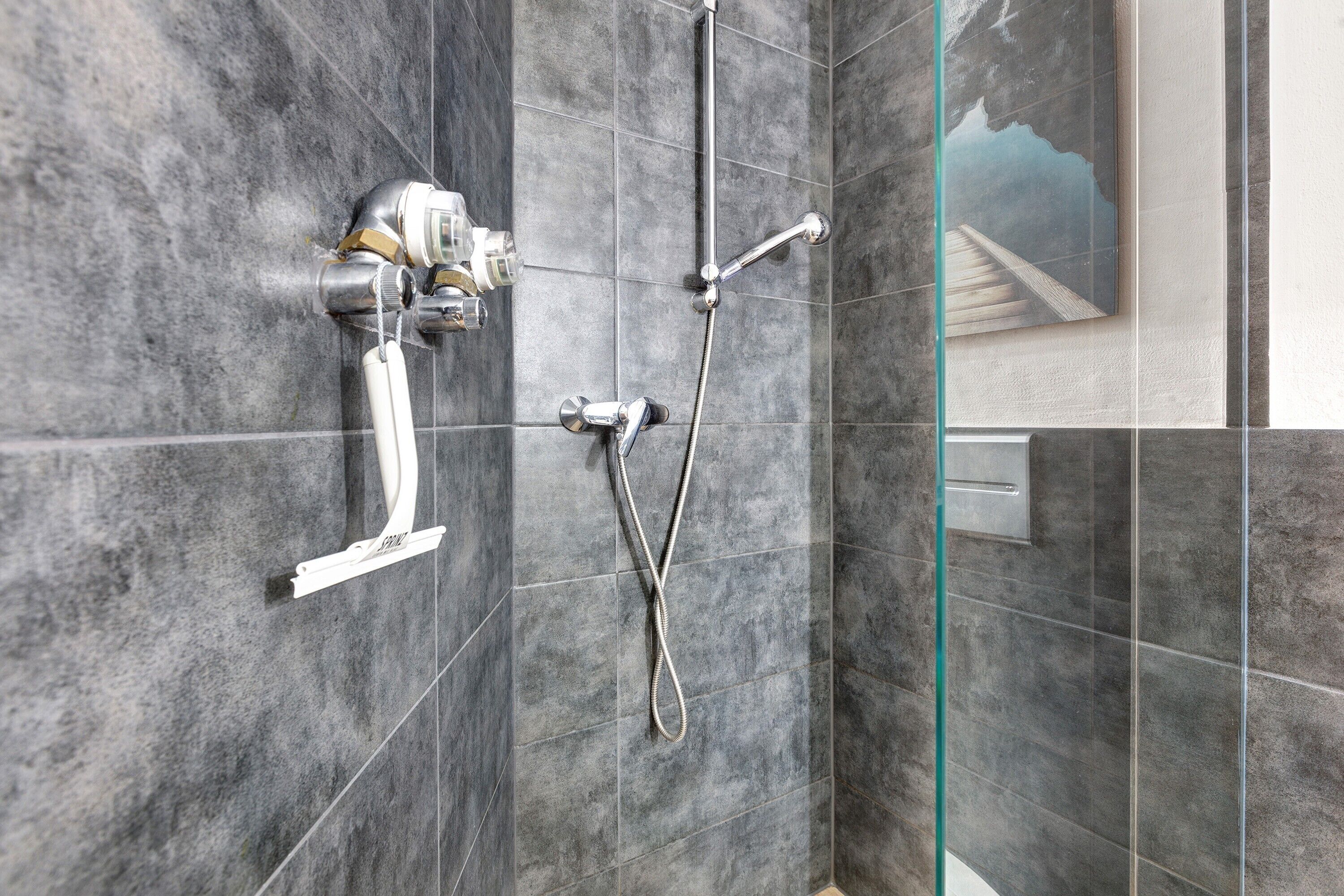 Dusche, Haartrockner, Handtücher