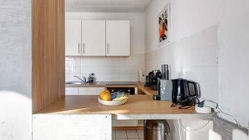 Kühlschrank, Ofen, Herdplatte, Geschirrspüler